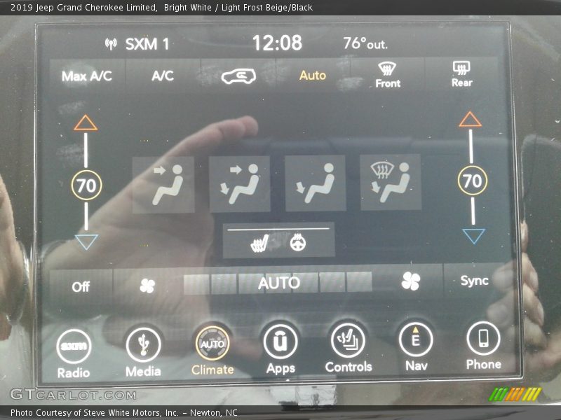 Bright White / Light Frost Beige/Black 2019 Jeep Grand Cherokee Limited