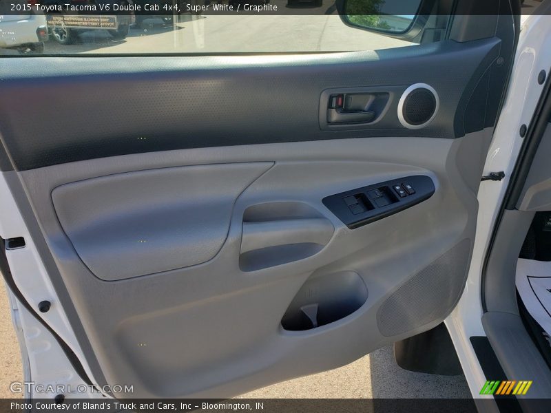 Super White / Graphite 2015 Toyota Tacoma V6 Double Cab 4x4