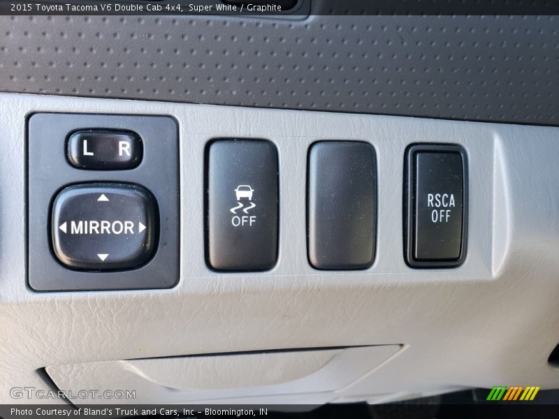Super White / Graphite 2015 Toyota Tacoma V6 Double Cab 4x4