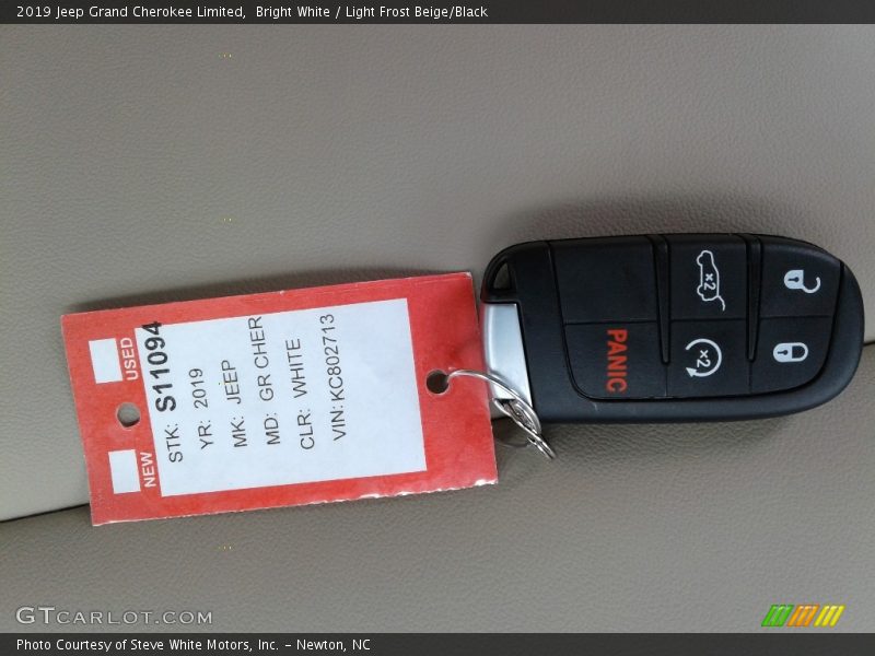 Bright White / Light Frost Beige/Black 2019 Jeep Grand Cherokee Limited
