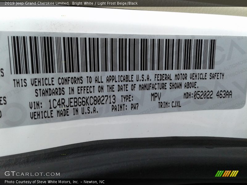 Bright White / Light Frost Beige/Black 2019 Jeep Grand Cherokee Limited