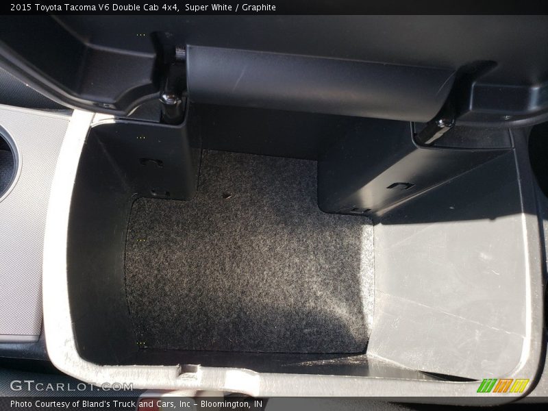 Super White / Graphite 2015 Toyota Tacoma V6 Double Cab 4x4
