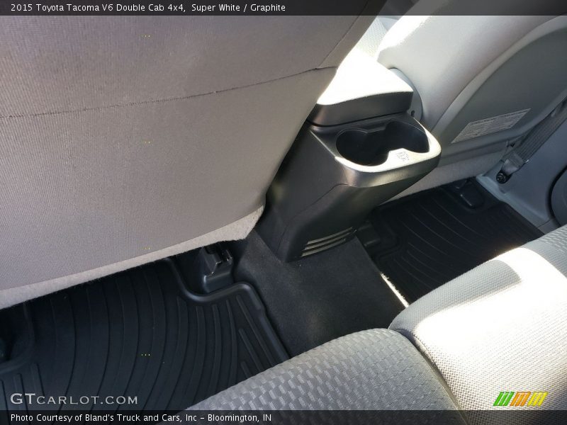 Super White / Graphite 2015 Toyota Tacoma V6 Double Cab 4x4