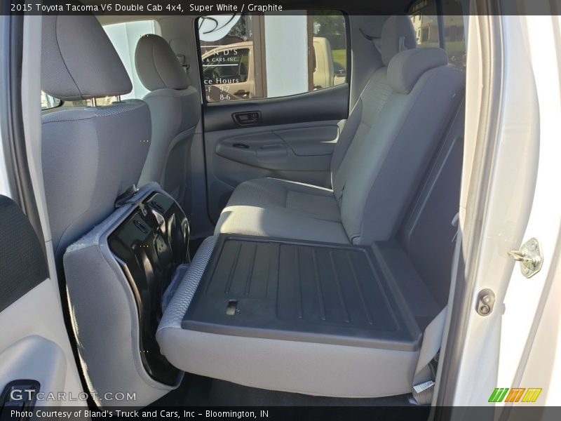 Super White / Graphite 2015 Toyota Tacoma V6 Double Cab 4x4
