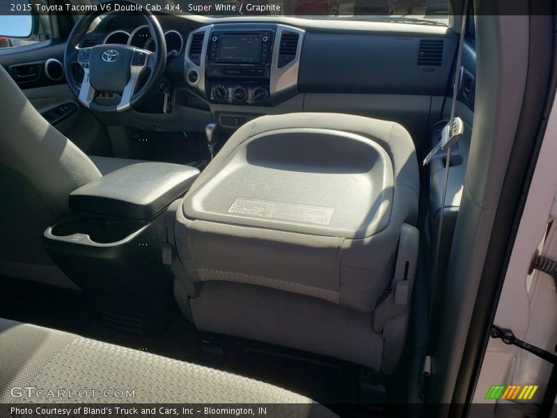 Super White / Graphite 2015 Toyota Tacoma V6 Double Cab 4x4
