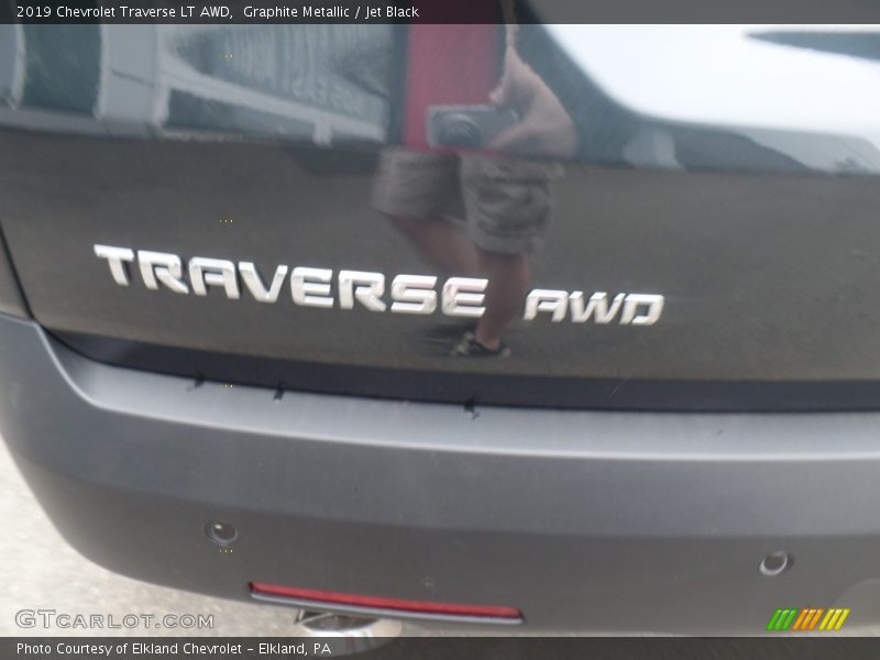 Graphite Metallic / Jet Black 2019 Chevrolet Traverse LT AWD