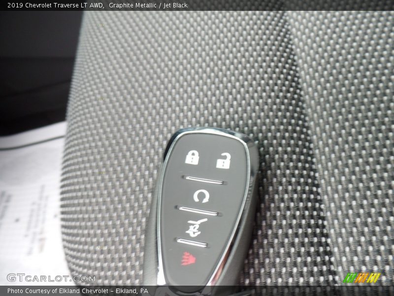 Graphite Metallic / Jet Black 2019 Chevrolet Traverse LT AWD