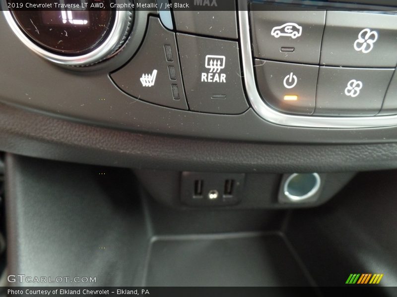 Graphite Metallic / Jet Black 2019 Chevrolet Traverse LT AWD