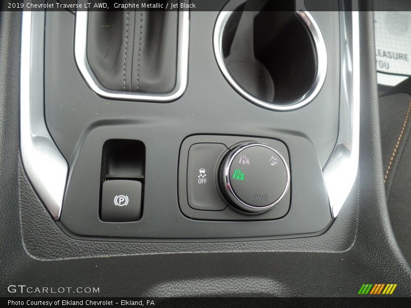 Controls of 2019 Traverse LT AWD