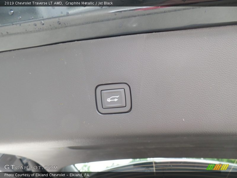 Graphite Metallic / Jet Black 2019 Chevrolet Traverse LT AWD