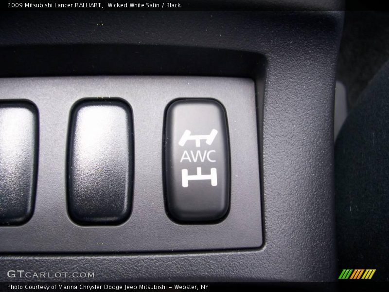 Wicked White Satin / Black 2009 Mitsubishi Lancer RALLIART