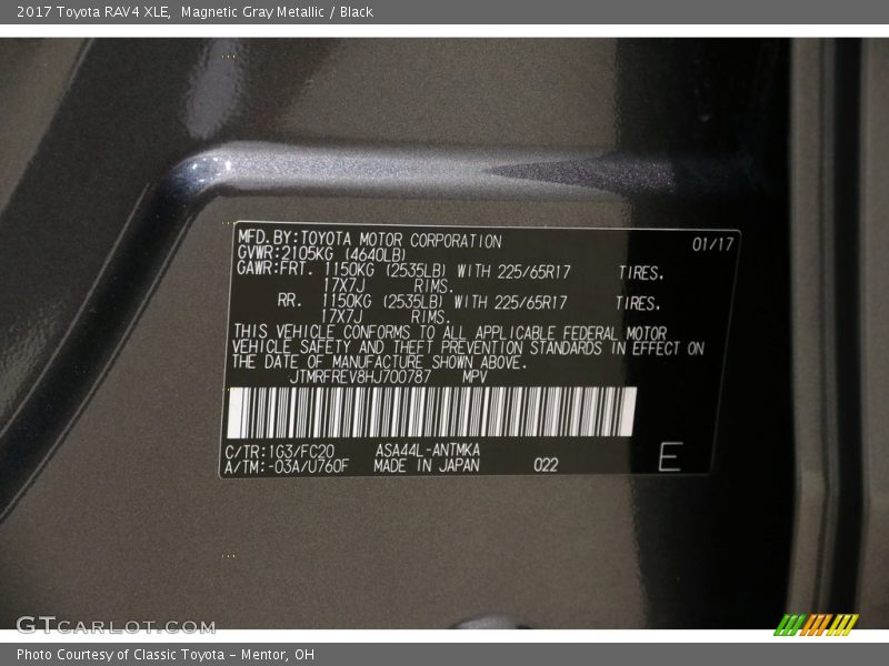 Magnetic Gray Metallic / Black 2017 Toyota RAV4 XLE