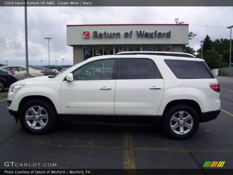 Cream White / Black 2009 Saturn Outlook XR AWD