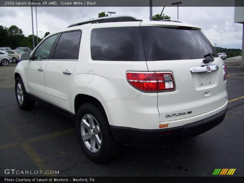 Cream White / Black 2009 Saturn Outlook XR AWD