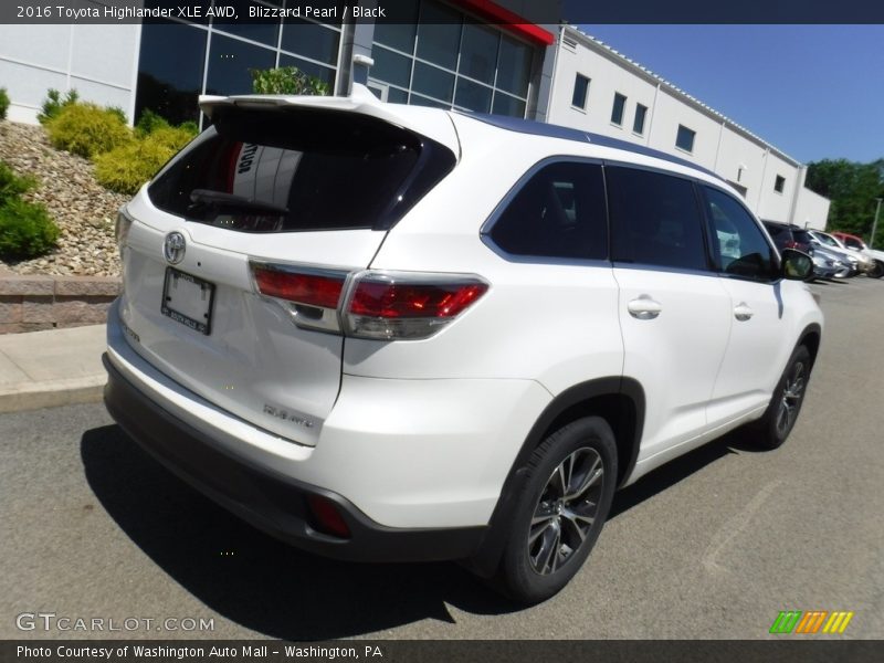 Blizzard Pearl / Black 2016 Toyota Highlander XLE AWD