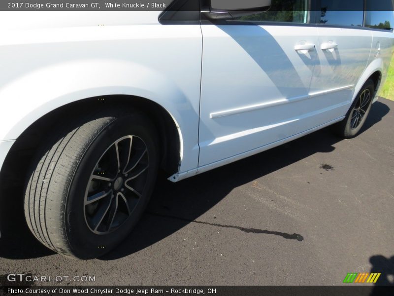 White Knuckle / Black 2017 Dodge Grand Caravan GT