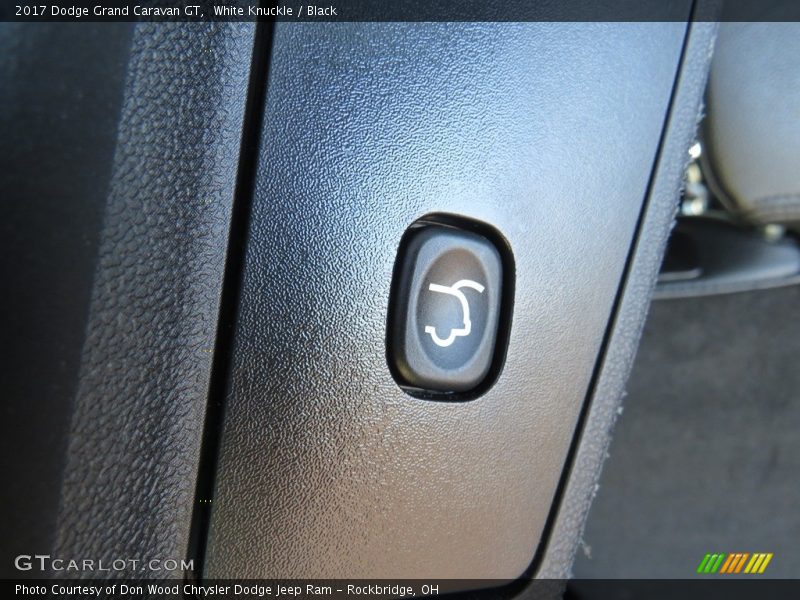 White Knuckle / Black 2017 Dodge Grand Caravan GT