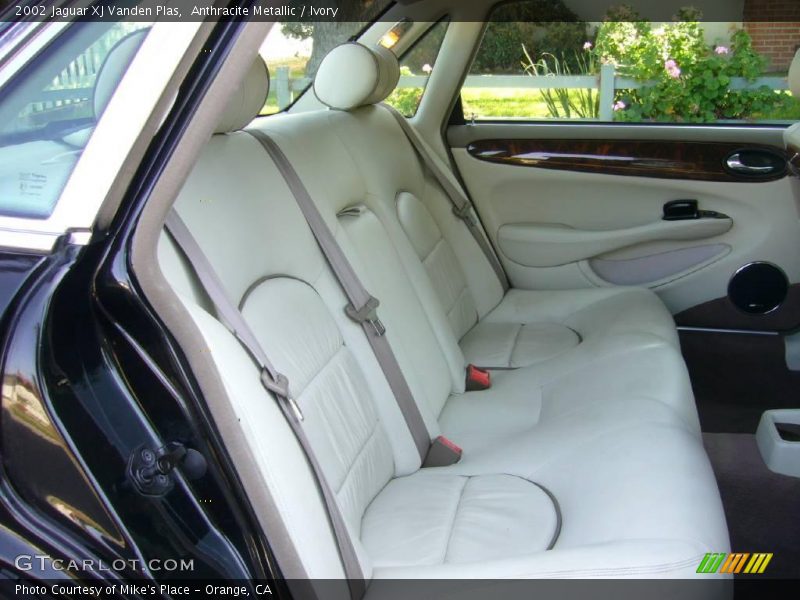 Anthracite Metallic / Ivory 2002 Jaguar XJ Vanden Plas