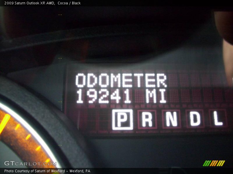 Cocoa / Black 2009 Saturn Outlook XR AWD