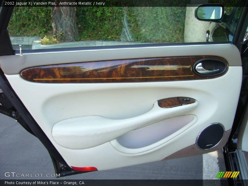 Anthracite Metallic / Ivory 2002 Jaguar XJ Vanden Plas