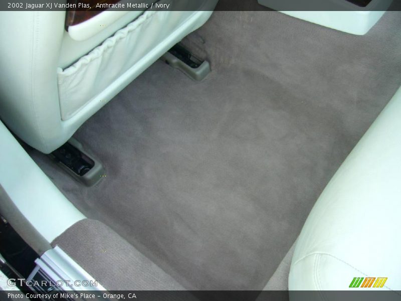 Anthracite Metallic / Ivory 2002 Jaguar XJ Vanden Plas