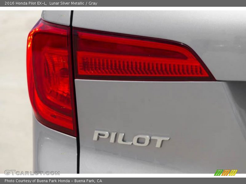 Lunar Silver Metallic / Gray 2016 Honda Pilot EX-L