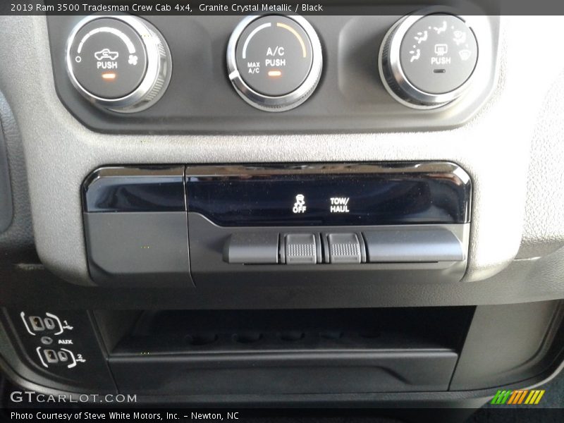 Granite Crystal Metallic / Black 2019 Ram 3500 Tradesman Crew Cab 4x4