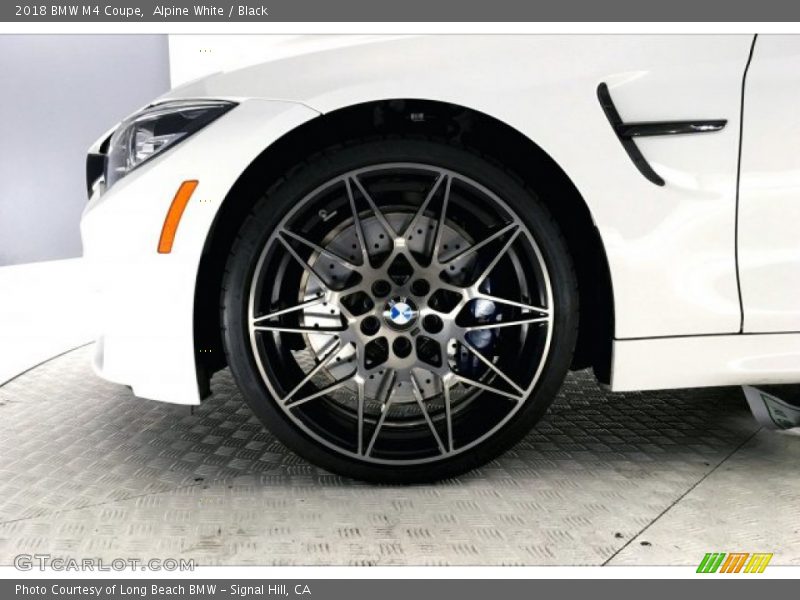 Alpine White / Black 2018 BMW M4 Coupe