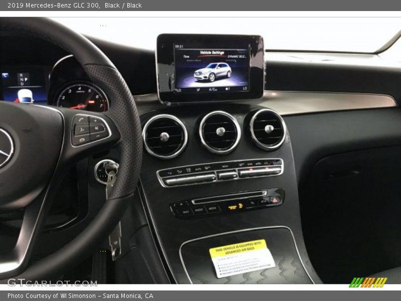 Black / Black 2019 Mercedes-Benz GLC 300