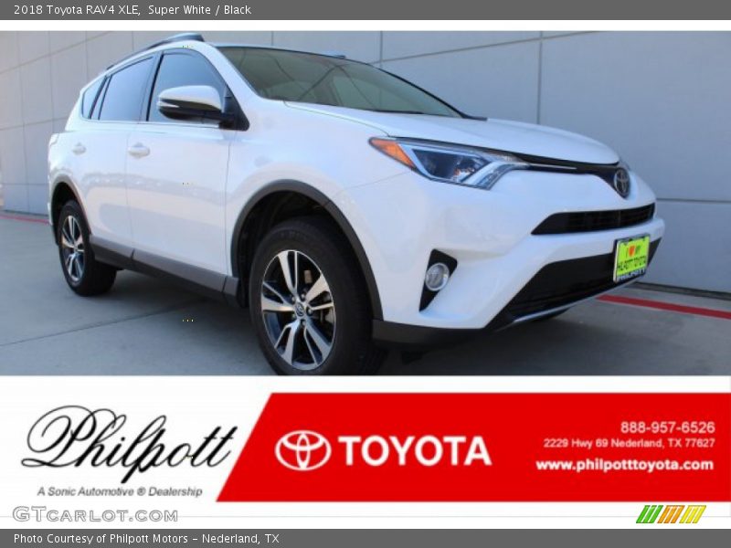 Super White / Black 2018 Toyota RAV4 XLE