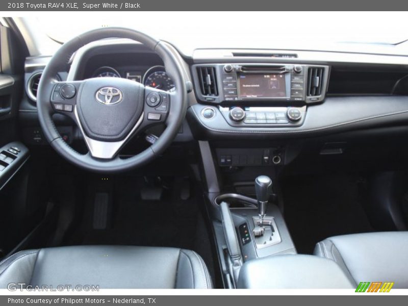 Super White / Black 2018 Toyota RAV4 XLE