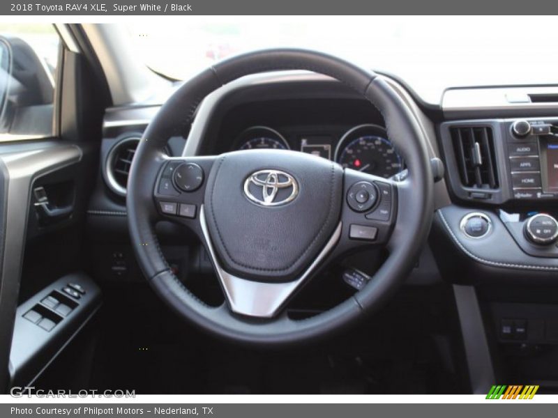 Super White / Black 2018 Toyota RAV4 XLE