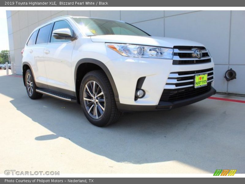 Blizzard Pearl White / Black 2019 Toyota Highlander XLE