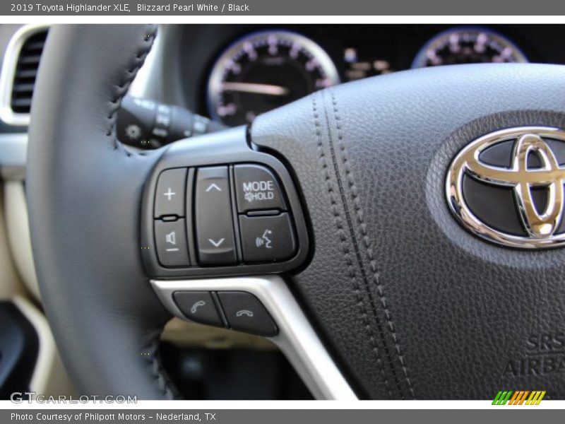 Blizzard Pearl White / Black 2019 Toyota Highlander XLE