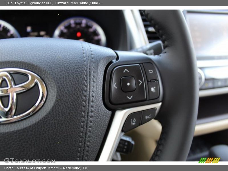 Blizzard Pearl White / Black 2019 Toyota Highlander XLE