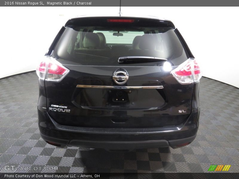 Magnetic Black / Charcoal 2016 Nissan Rogue SL
