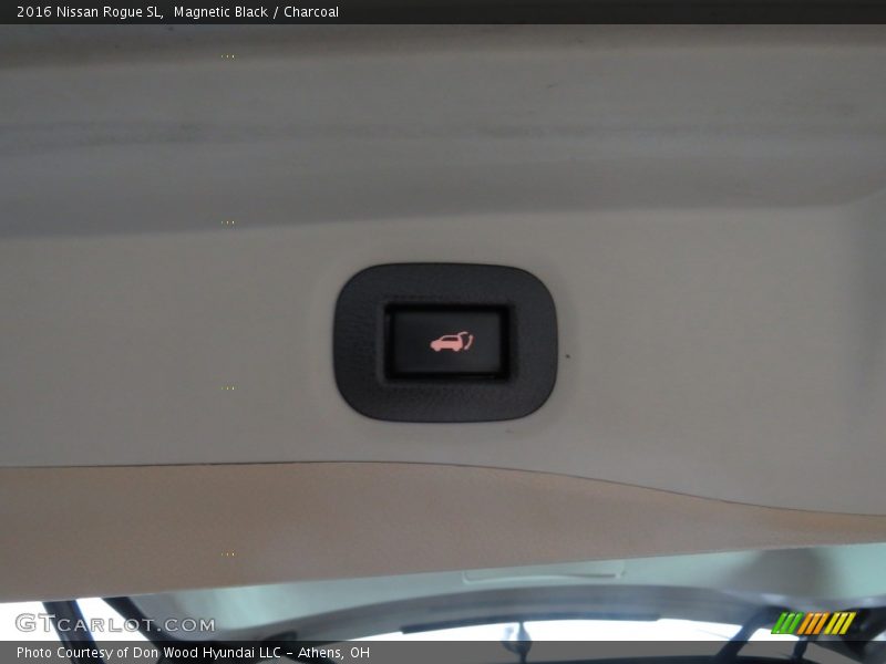 Magnetic Black / Charcoal 2016 Nissan Rogue SL