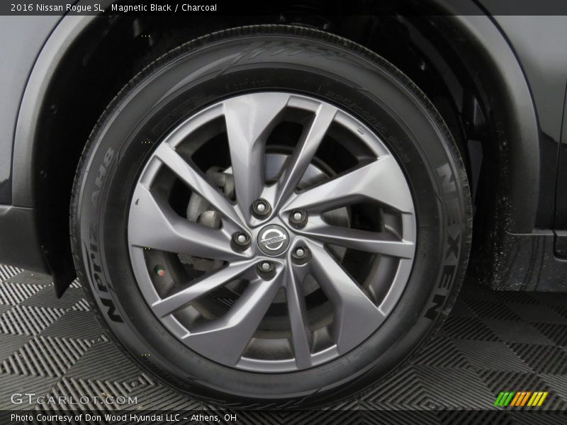 Magnetic Black / Charcoal 2016 Nissan Rogue SL