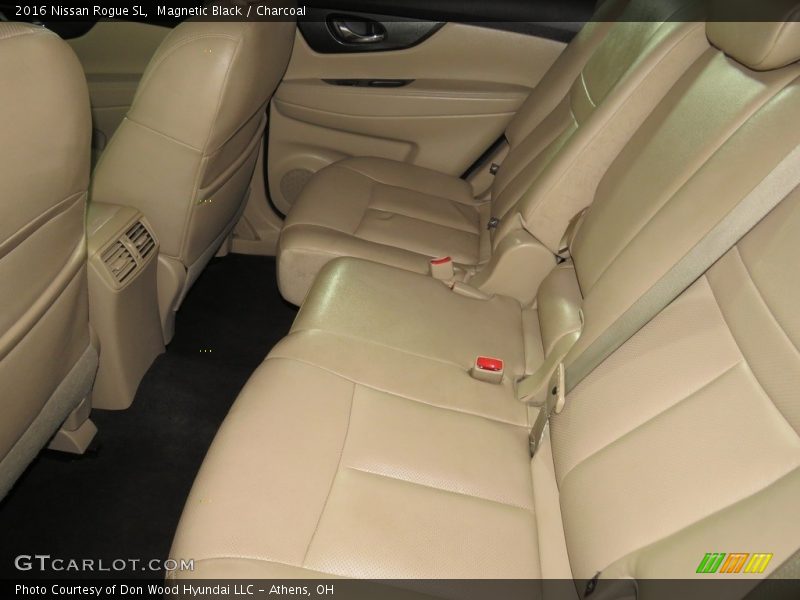 Magnetic Black / Charcoal 2016 Nissan Rogue SL