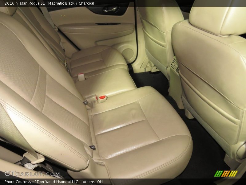 Magnetic Black / Charcoal 2016 Nissan Rogue SL