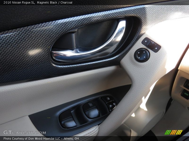 Magnetic Black / Charcoal 2016 Nissan Rogue SL