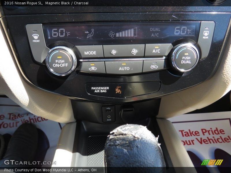 Magnetic Black / Charcoal 2016 Nissan Rogue SL