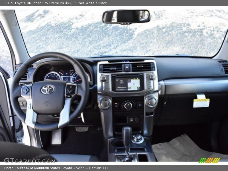 Super White / Black 2019 Toyota 4Runner SR5 Premium 4x4