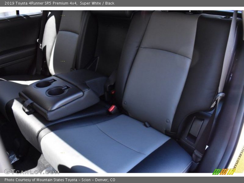 Super White / Black 2019 Toyota 4Runner SR5 Premium 4x4