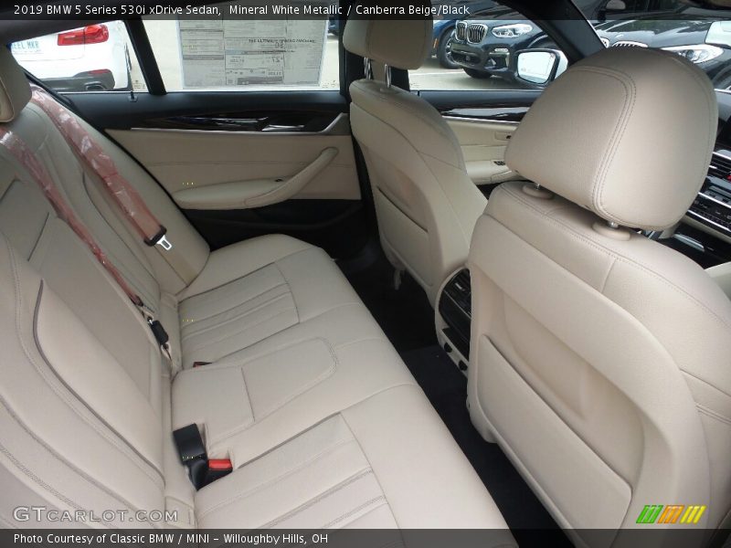 Mineral White Metallic / Canberra Beige/Black 2019 BMW 5 Series 530i xDrive Sedan