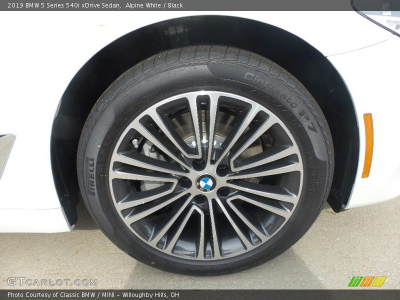Alpine White / Black 2019 BMW 5 Series 540i xDrive Sedan