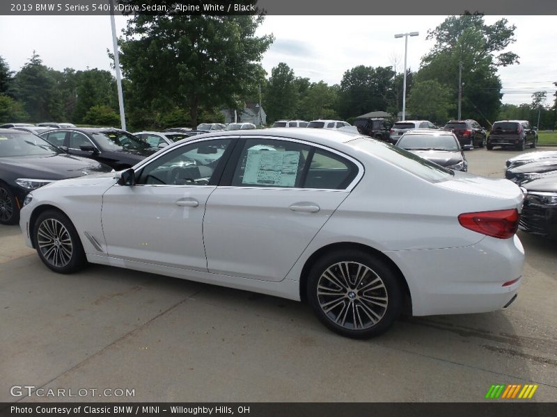 Alpine White / Black 2019 BMW 5 Series 540i xDrive Sedan