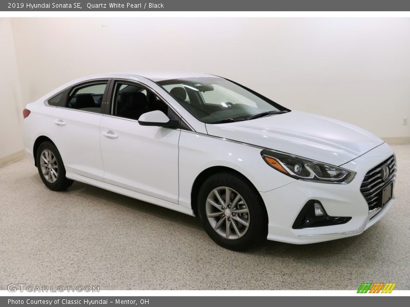 Quartz White Pearl / Black 2019 Hyundai Sonata SE