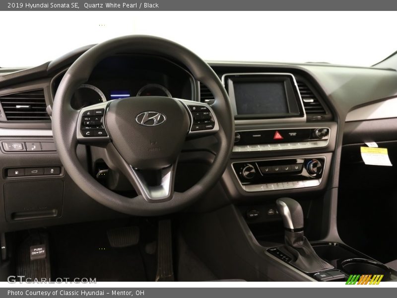 Quartz White Pearl / Black 2019 Hyundai Sonata SE