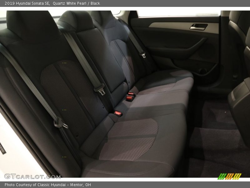 Quartz White Pearl / Black 2019 Hyundai Sonata SE